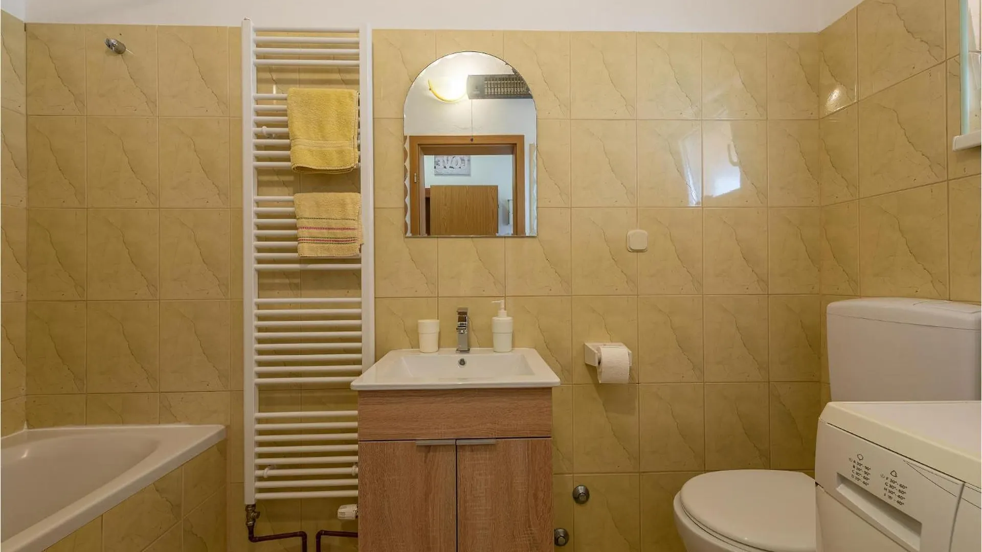 別荘 3 Bedroom Nice Home In Debeljak, Sukosan